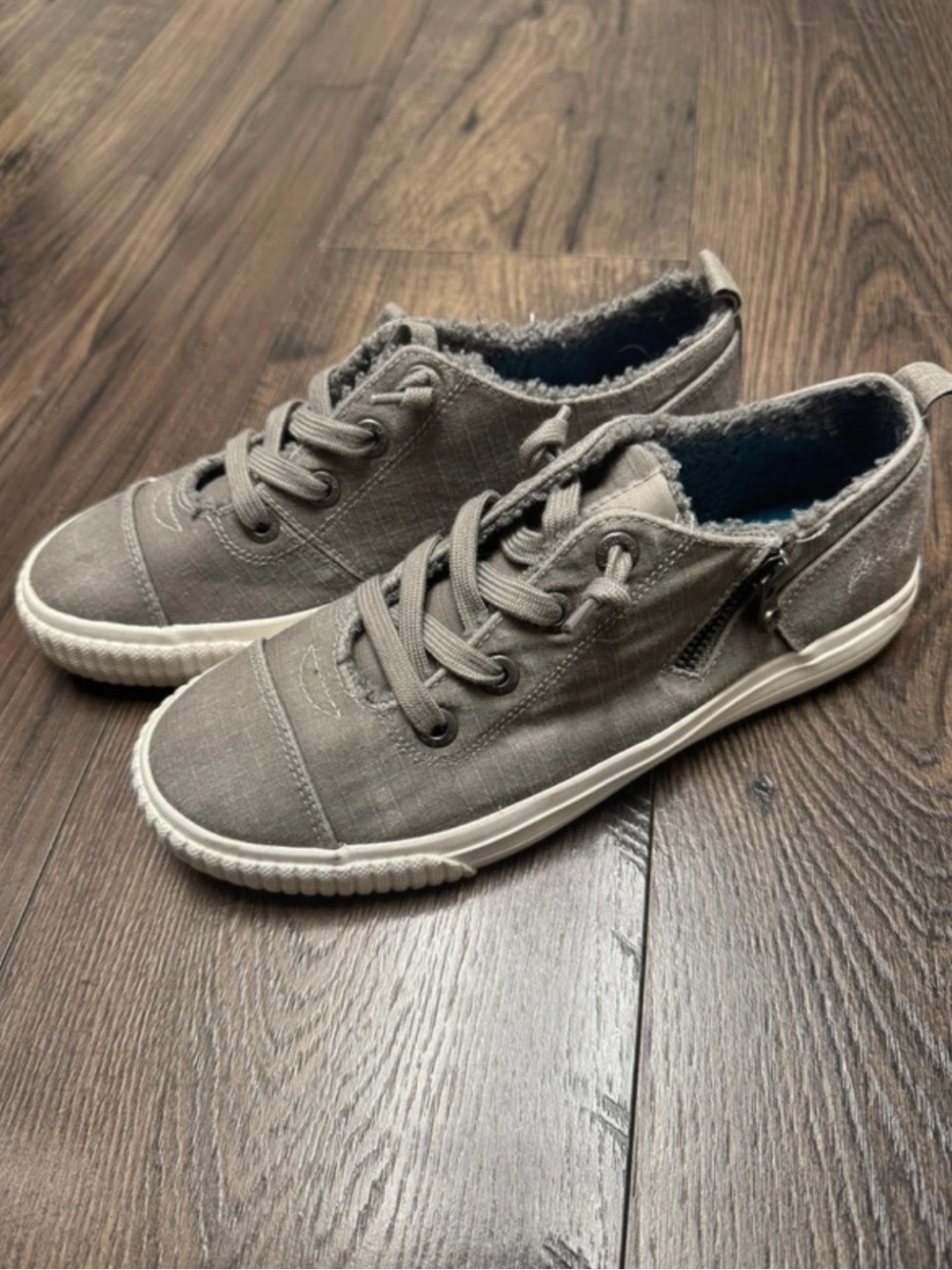 Blowfish Gray Canvas Lace-Up Sneakers